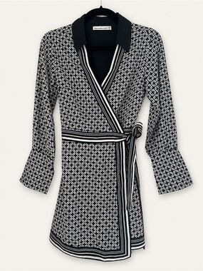 Abercrombie & Fitch Faux Wrap Dress XS Petite Black White Geo Print Tie Waist